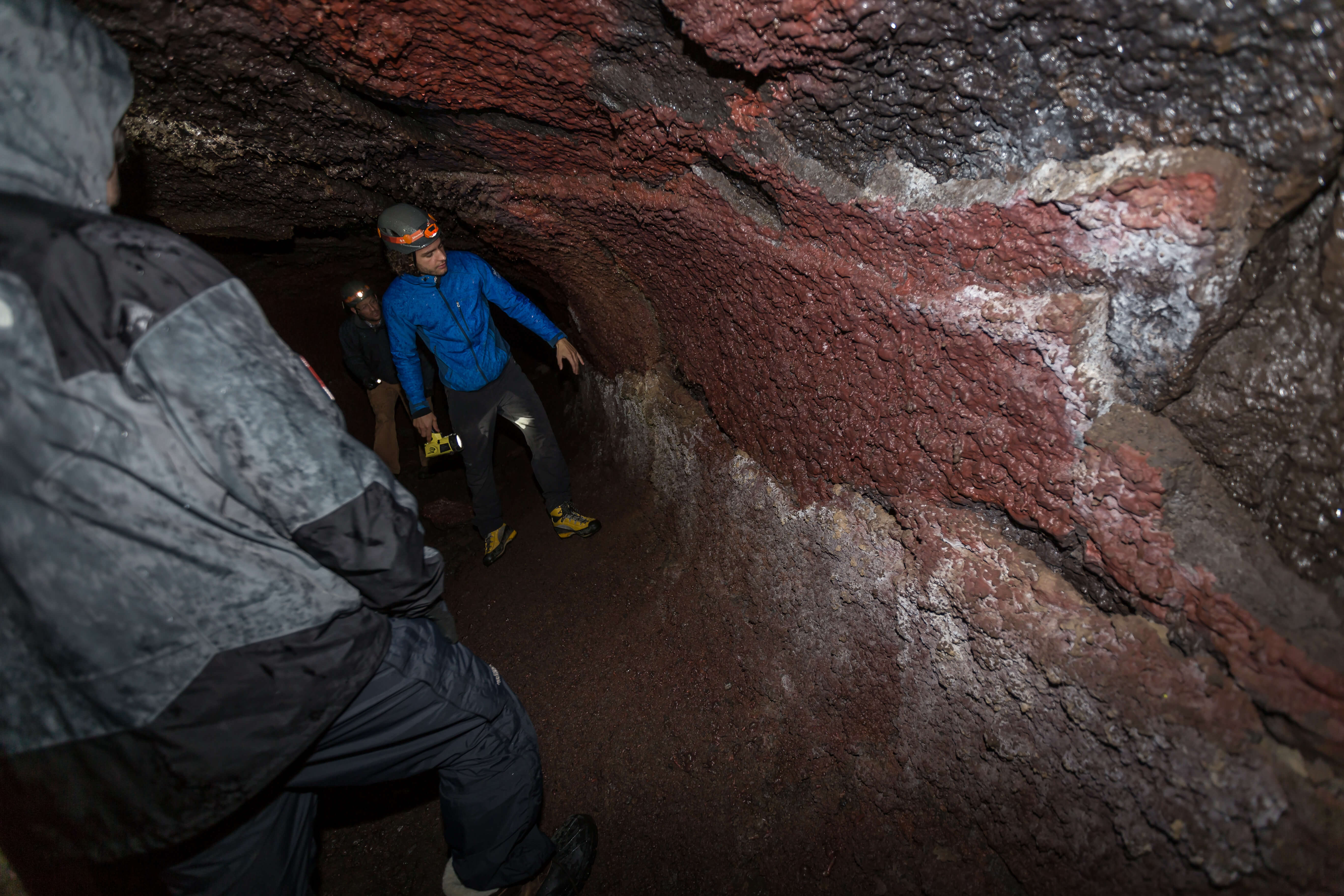 Caving_tour_Reykjavik_Iceland.jpg thumbnail